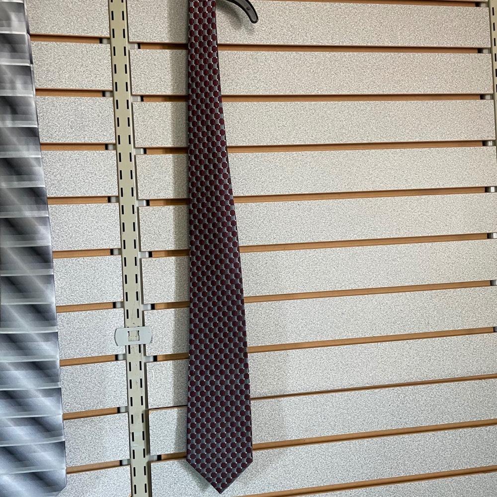 Van Heusen Burgundy Gray Geometric‎ Pattern Men's Neck Tie 100 Polyester